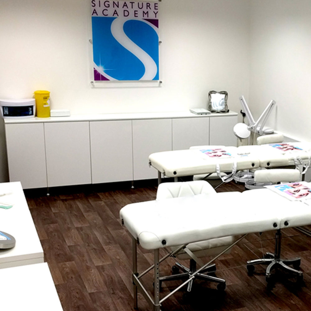 Permanent makeup training Luton